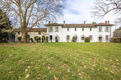 Château - 376 m² - 10 pièces