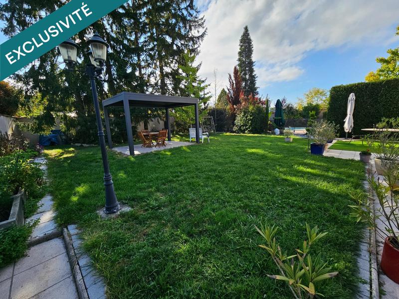 Maison - 220 m² - 9 pièces