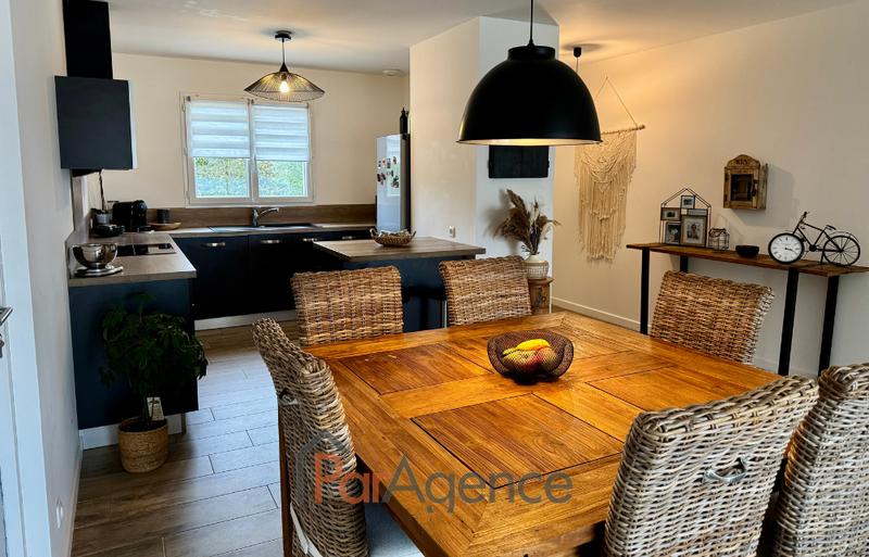 Maison - 104 m² - 4 pièces