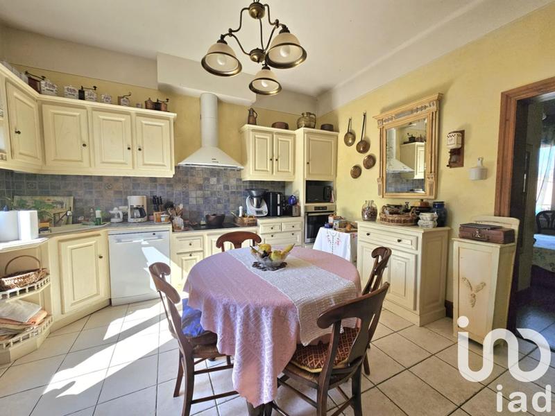 Maison - 220 m² - 8 pièces