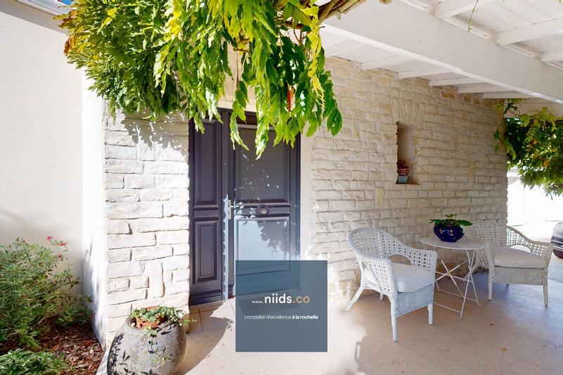 Maison - 214 m² - 7 pièces