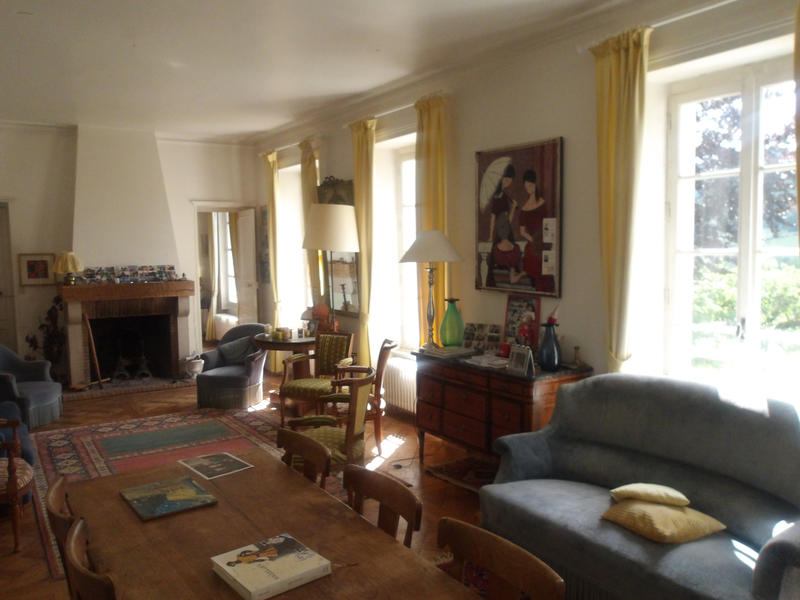 Propriété - 250 m² - 12 pièces