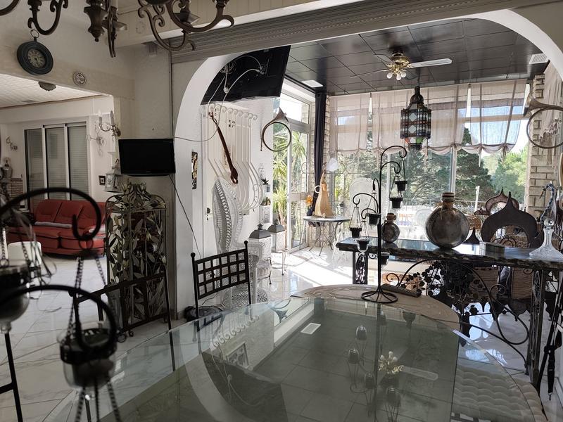 Villa - 250 m² - 8 pièces