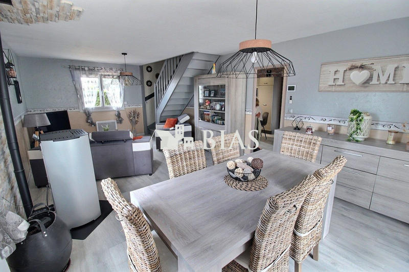 Maison - 105 m² - 5 pièces