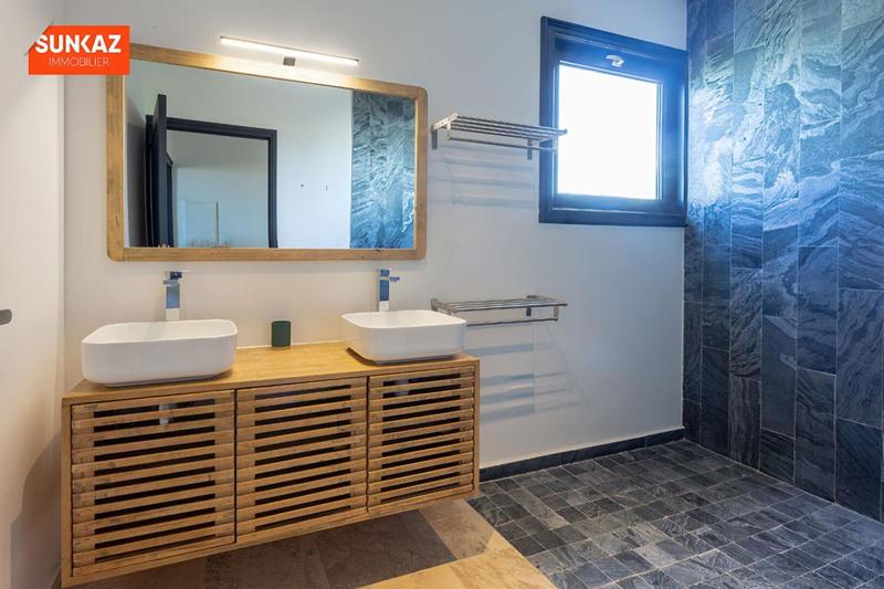 Appartement - 120 m² - 5 pièces