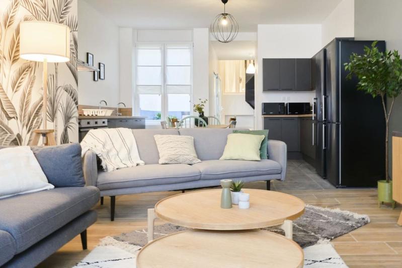 Maison - 224 m² - 11 pièces