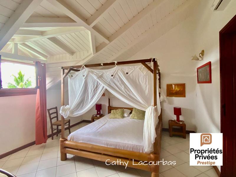 Villa - 234 m² - 8 pièces