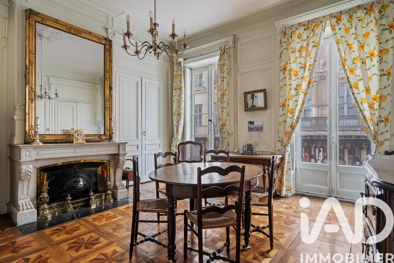 Appartement - 150 m² - 5 pièces