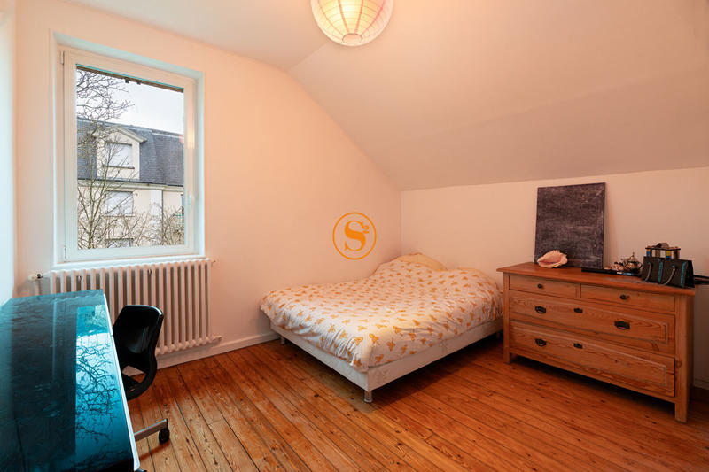 Maison - 182 m² - 8 pièces