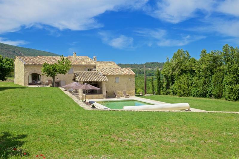 Demeure - 220 m² - 8 pièces