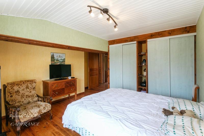 Propriété - 180 m² - 6 pièces