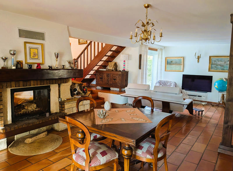 Maison - 282 m² - 8 pièces