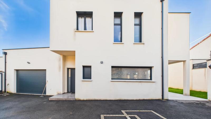 Maison - 138 m² - 6 pièces