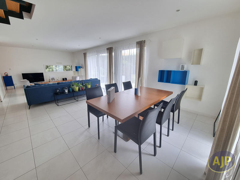 Maison - 155 m² - 6 pièces