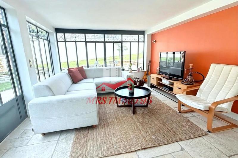 Maison - 180 m² - 8 pièces