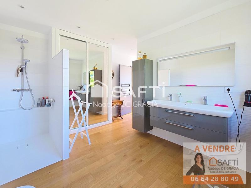 Maison - 265 m² - 6 pièces