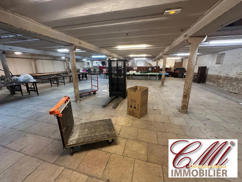 Immeuble - 1 735 m²