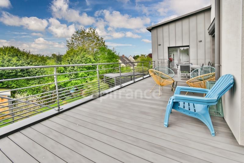 Maison - 320 m² - 6 pièces