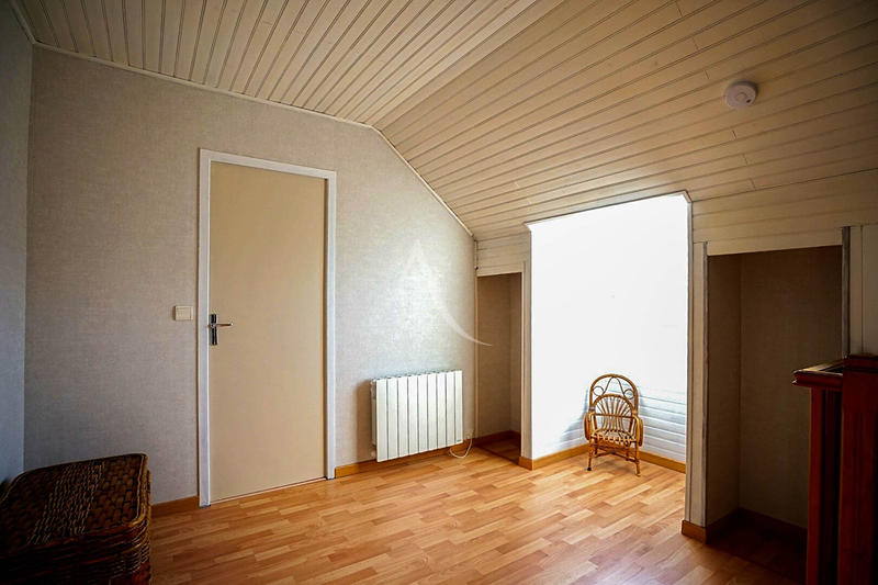 Maison - 137 m² - 7 pièces