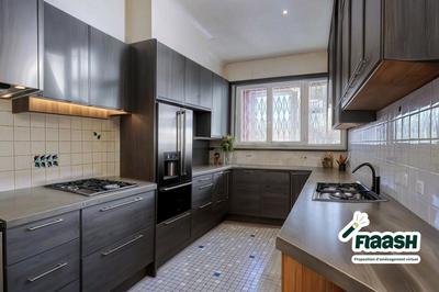 Propriété - 248 m² - 11 pièces