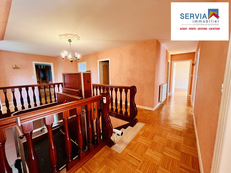 Maison - 316 m² - 12 pièces