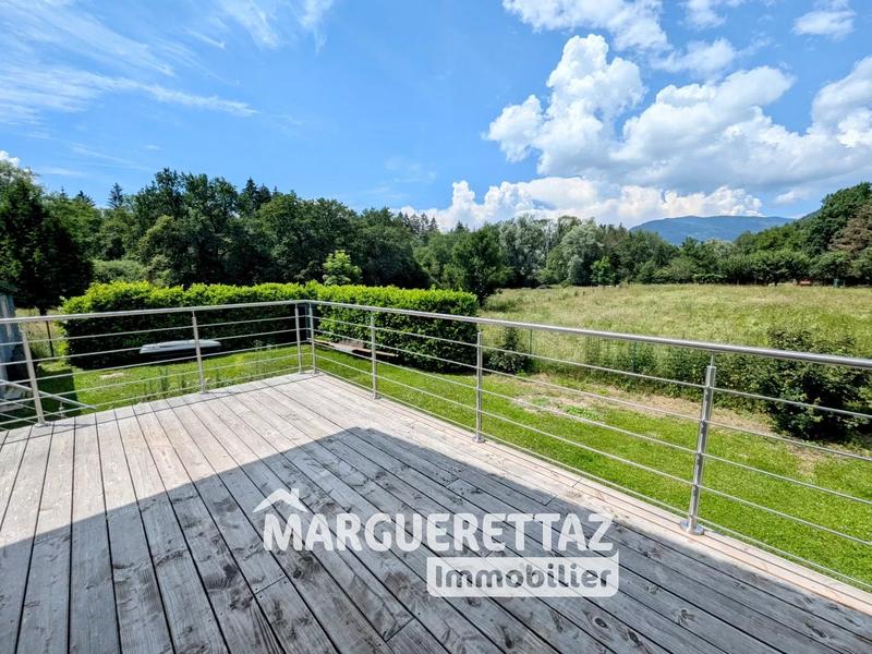 Maison - 237 m² - 7 pièces
