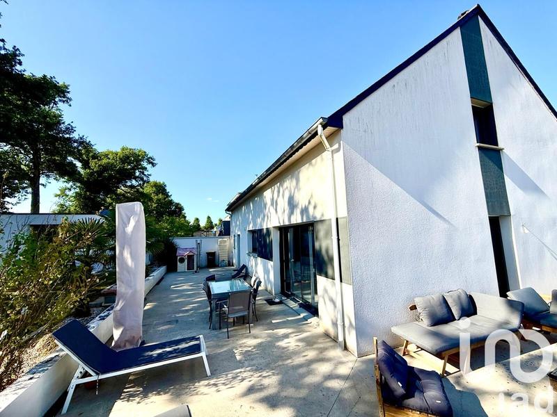 Maison - 160 m² - 9 pièces