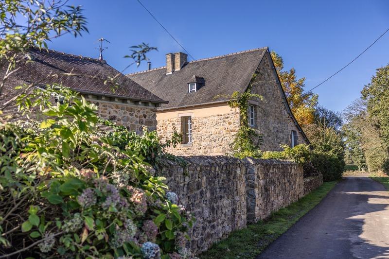 Propriété - 228 m² - 6 pièces