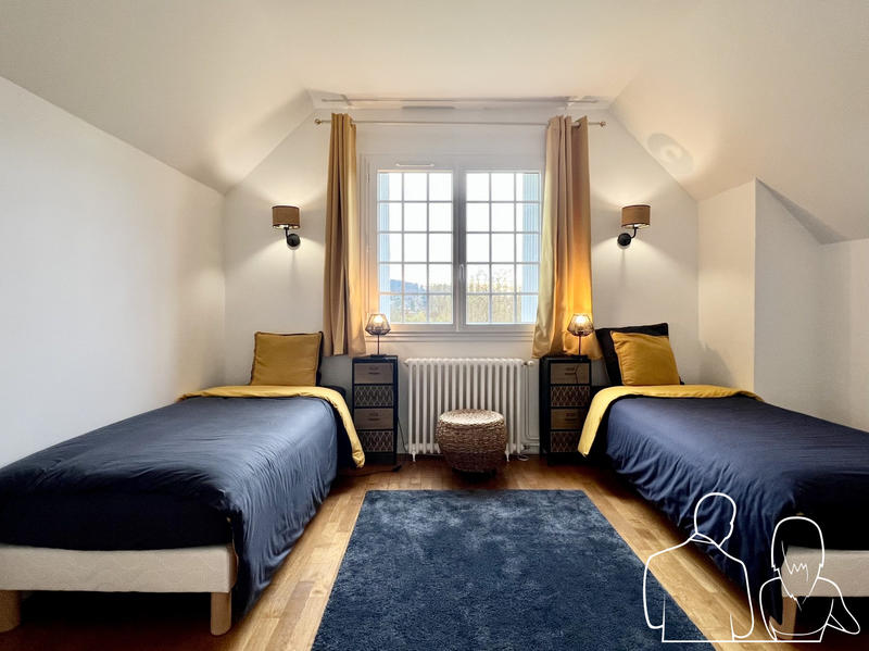 Maison ancienne - 335 m² - 10 pièces