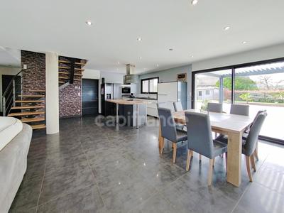 Maison - 130 m² - 6 pièces