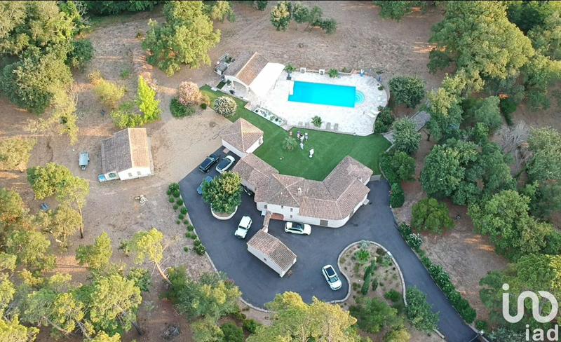 Maison - 187 m² - 8 pièces