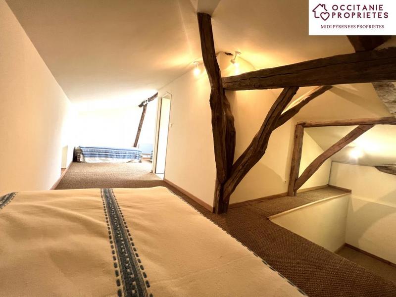 Propriété - 290 m² - 9 pièces