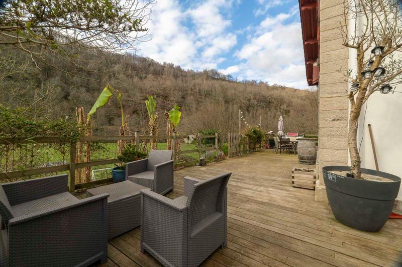 Maison - 104 m² - 4 pièces