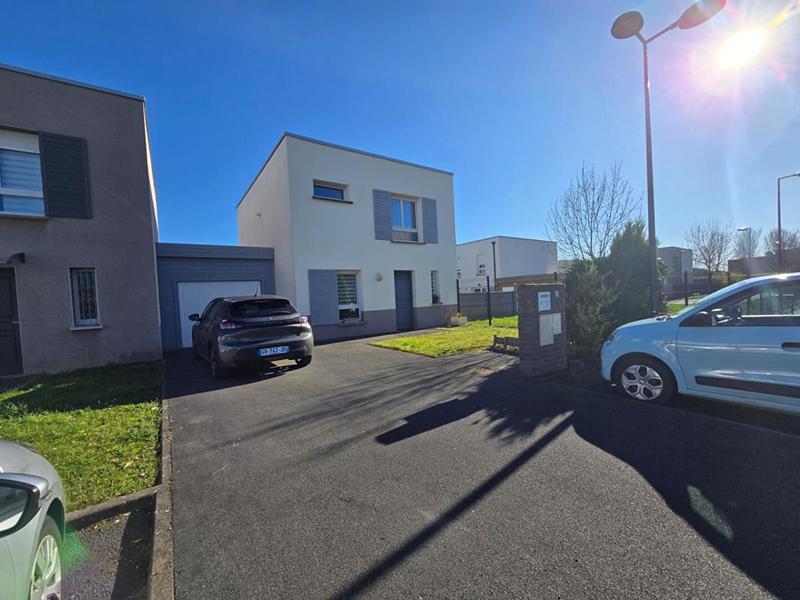 Maison - 85 m² - 4 pièces