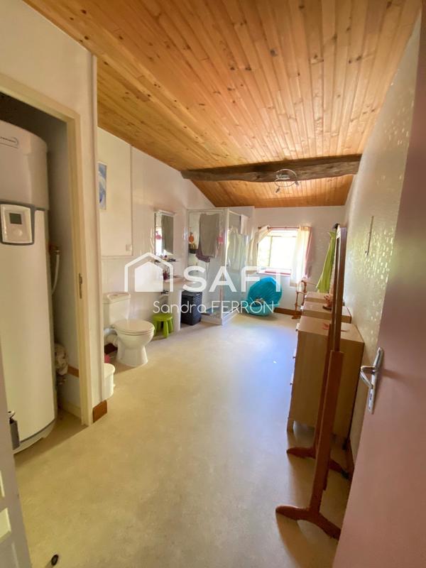 Maison - 230 m² - 9 pièces