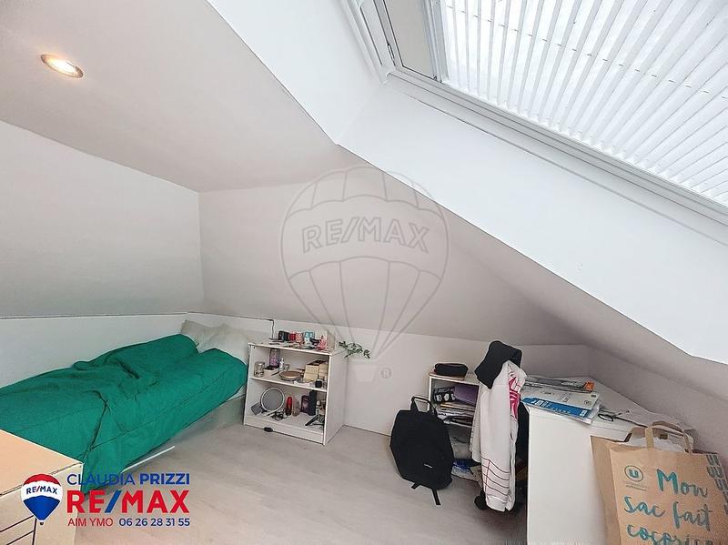 Maison jumelée - 104 m² - 7 pièces
