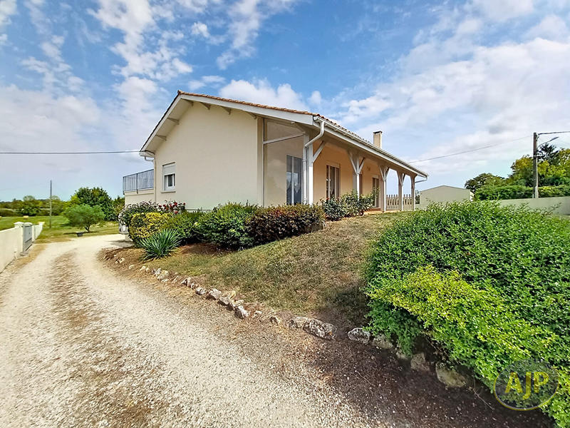 Maison - 94 m² - 4 pièces