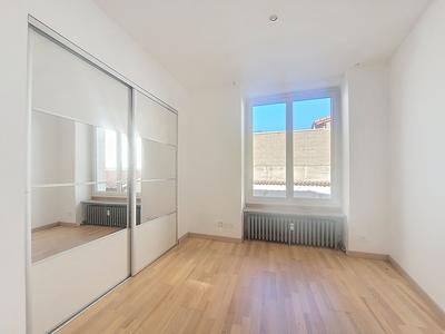 Appartement - 90 m² - 4 pièces