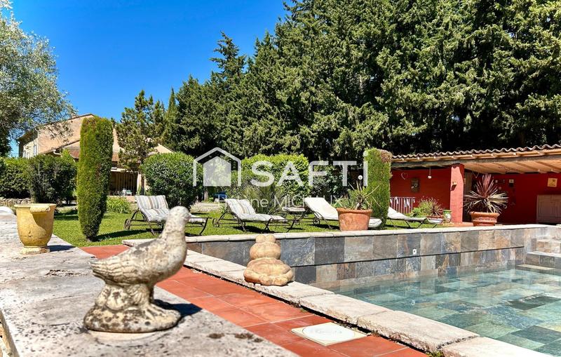 Maison - 280 m² - 8 pièces