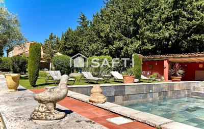 Maison - 280 m² - 8 pièces