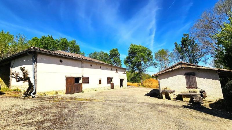 Propriété - 223 m² - 9 pièces