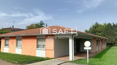 Local commercial - 331 m² - 8 pièces