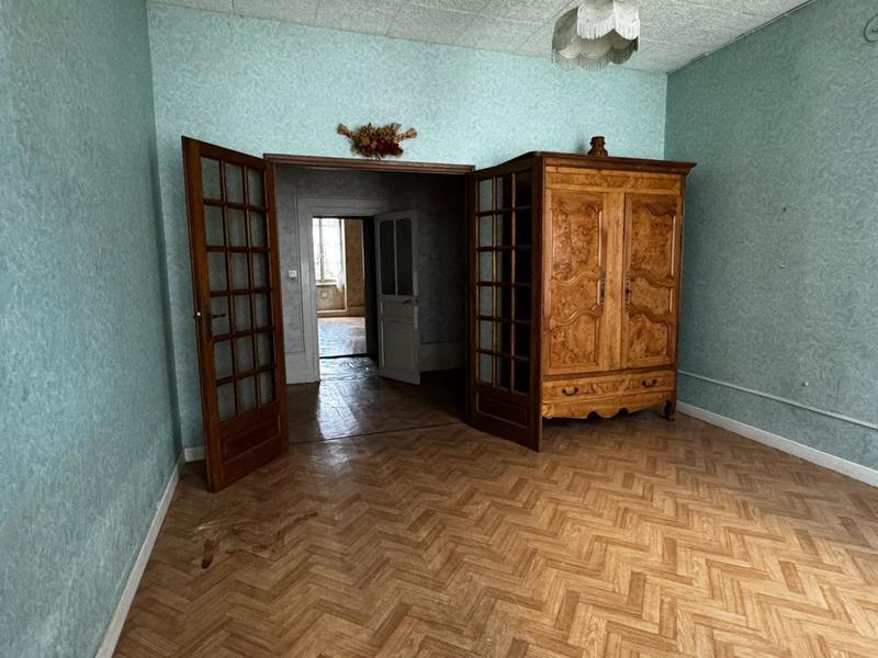 Maison - 185 m² - 10 pièces