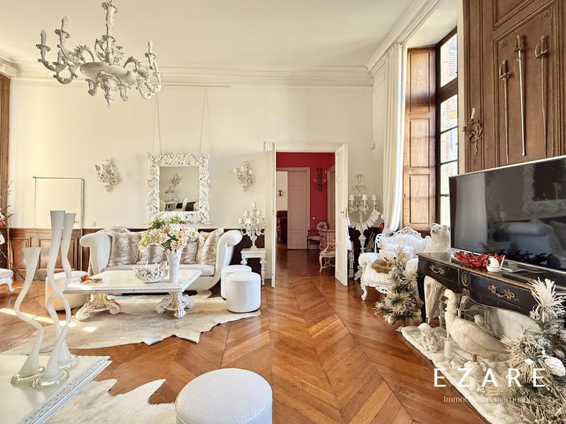 Appartement - 258 m² - 5 pièces