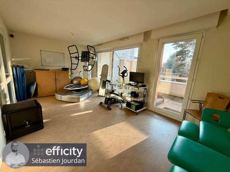 Bureau - 112 m² - 6 pièces