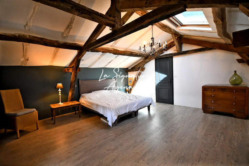 Maison - 230 m² - 5 pièces