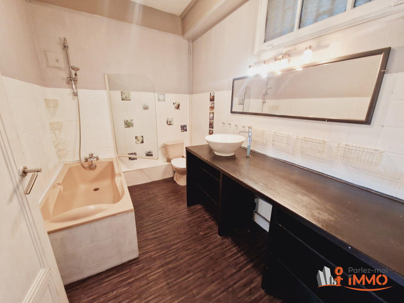 Appartement - 90 m² - 3 pièces