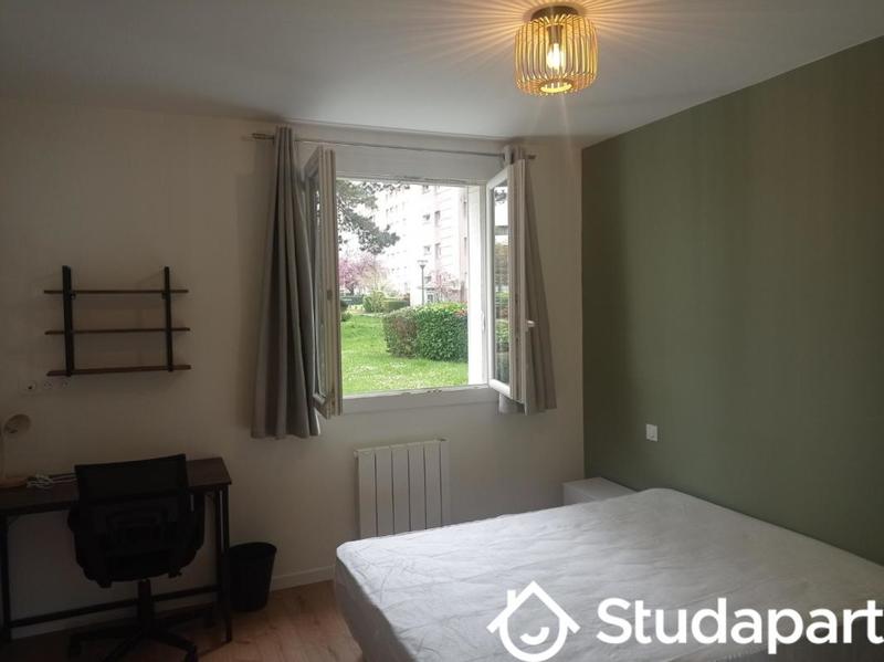 Chambre - 11 m² - 1 pièce