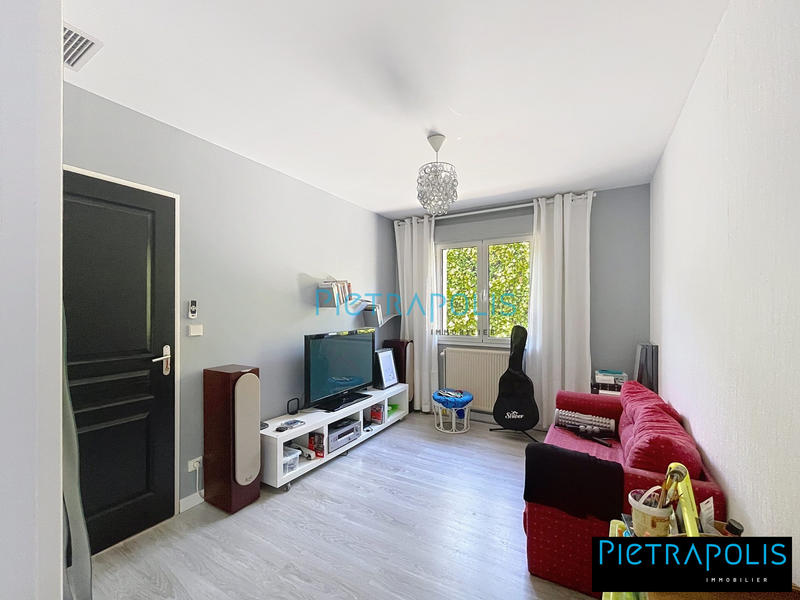 Villa - 222 m² - 6 pièces