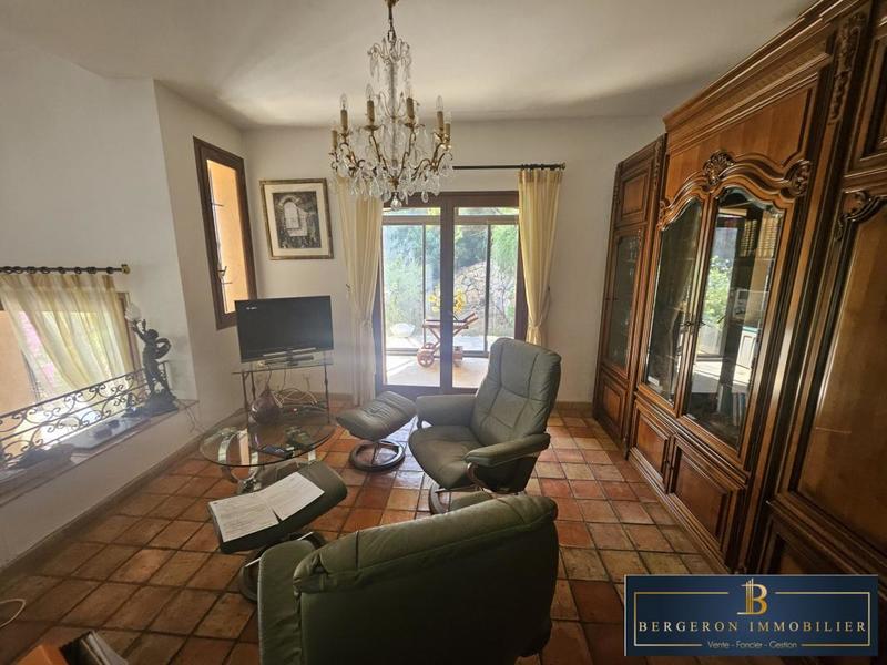 Villa - 197 m² - 8 pièces